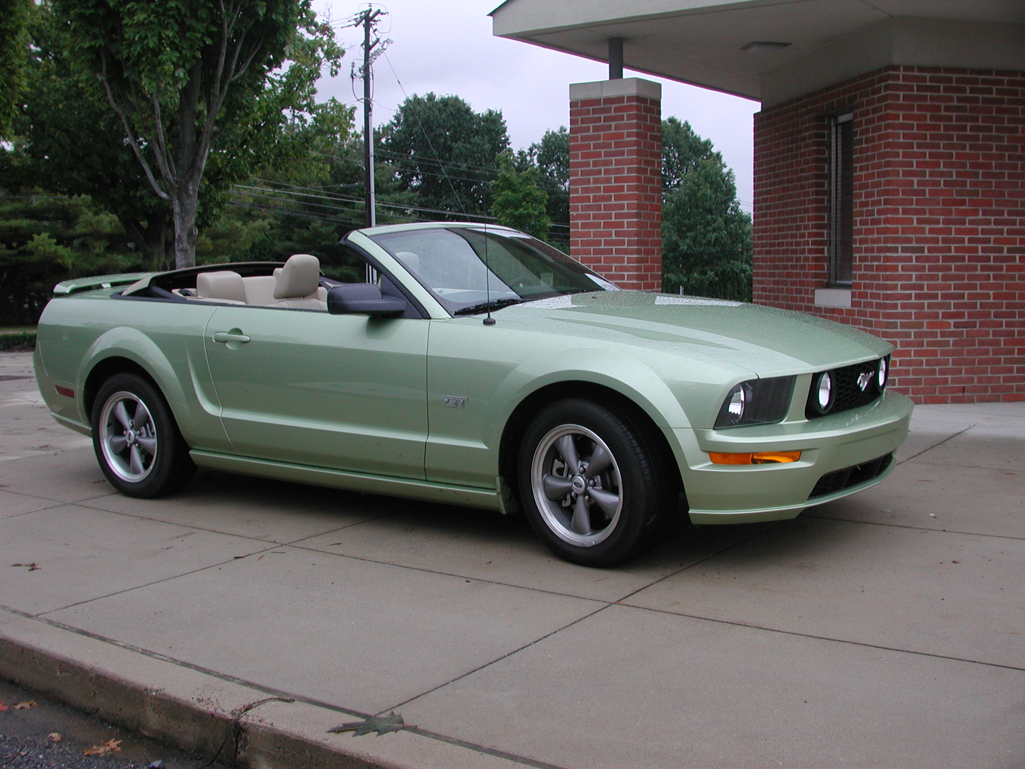 2005 mustang convertible