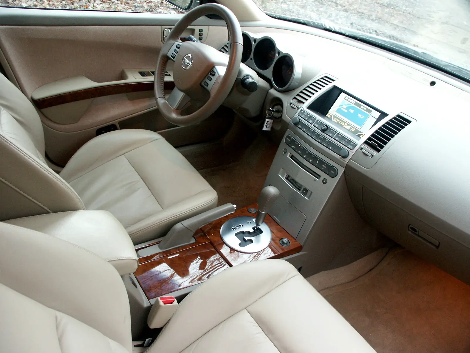 2006 Nissan maxima leather seats