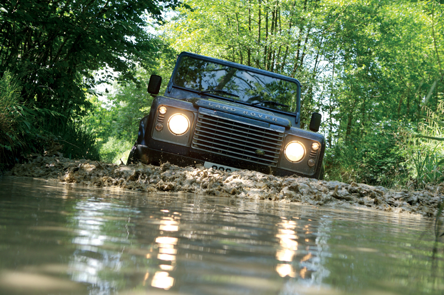 Comprehensive Improvements To Land Rover's Iconic Defender For 2007