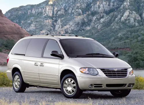 2009 Chrysler town country vans #2
