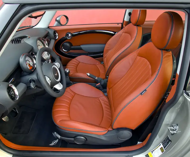 Inside the new MINI has been fundamentally revised and 