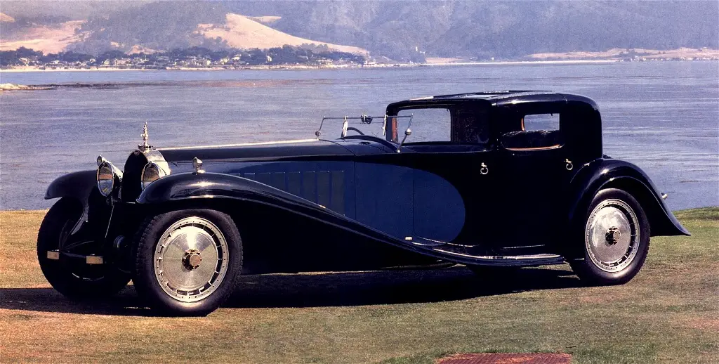 It is by road that the famous Coupe Napoleon Ettore Bugatti's personal car