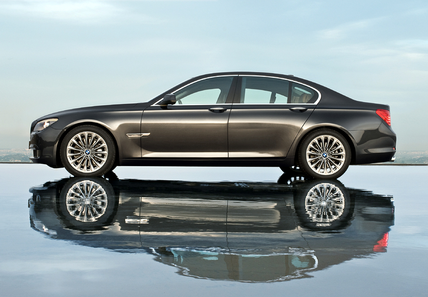 Road Trip: 2009 BMW 7 Series - EXCLUSIVE VIDEO