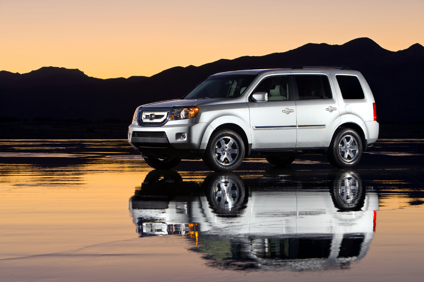 2010 Honda Pilot High on Comfort and Versatility, Right on Size for Families 