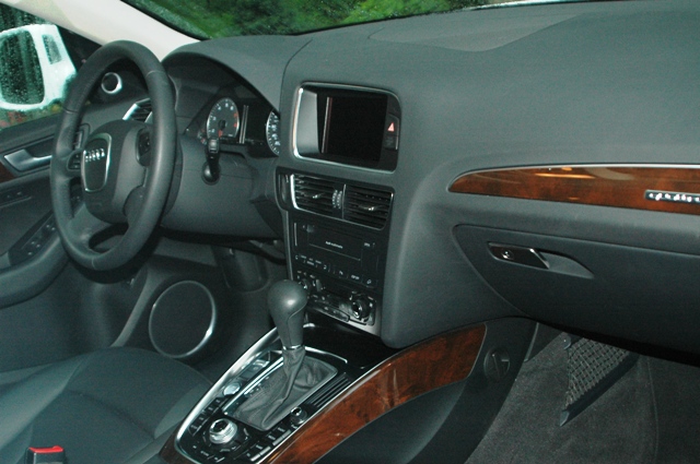 2011 Audi Q5 Interior Photos. Q5#39;s interior matches the best