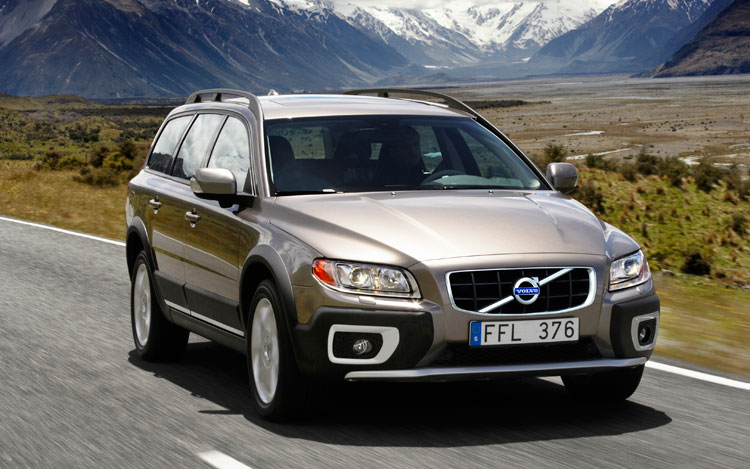 11, 2010 -- The 2010 Volvo XC70 will be shown at the Chicago Auto Show on 