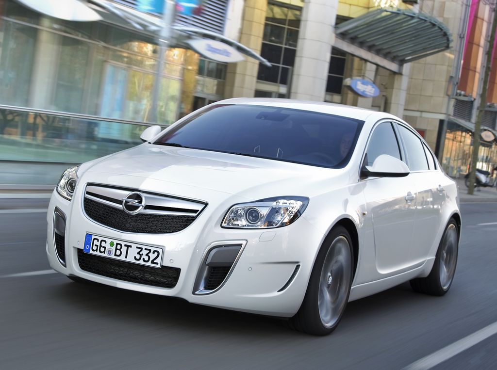 Power + Comfort: Opel Insignia OPC with 6-speed Automatic Gearbox