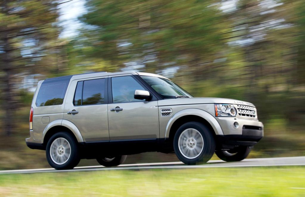 Land Rover Discovery 4 Named Diesel Car's Best 4x4 For Second Consecutive