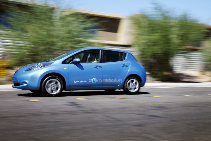 023417-heels-wheels-2012-nissan-leaf-review.1-lg.jpg