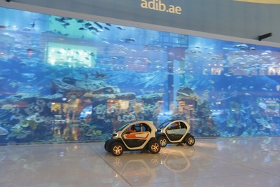 RENAULT TWIZY INSIDE THE DUBAI MALL (select to view enlarged photo)