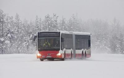 daimler bus in snow (select to view enlarged photo)