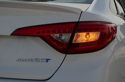 2016 Hyundai Sonata Sport 2.0T  (select to view enlarged photo)