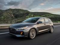 2017 Chicago Auto Show: Hyundai Reveals 2018 Hyundai Elantra GT