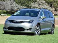 2017 Chrysler Pacifica Named Top Minivan by New York Daily News