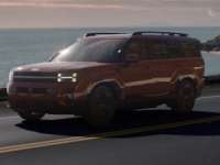 Hyundai Motors AMERICA Touts Use Of Asian American Ad Agency To Produce Santa Fe Ad; TACh Opines This Bothers Us How About You?