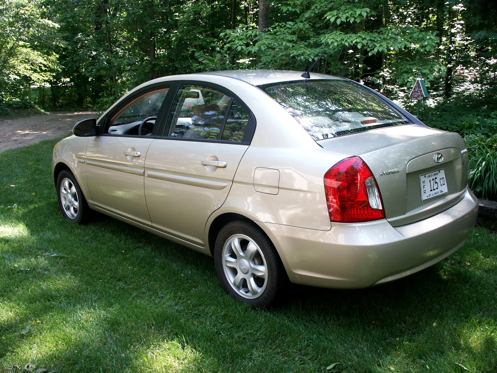 2006 Hyundai Accent Review