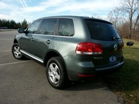 2007 Volkswagen Touareg (select to view enlarged photo)