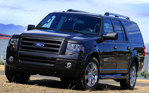 What size tank does a ford excursion have