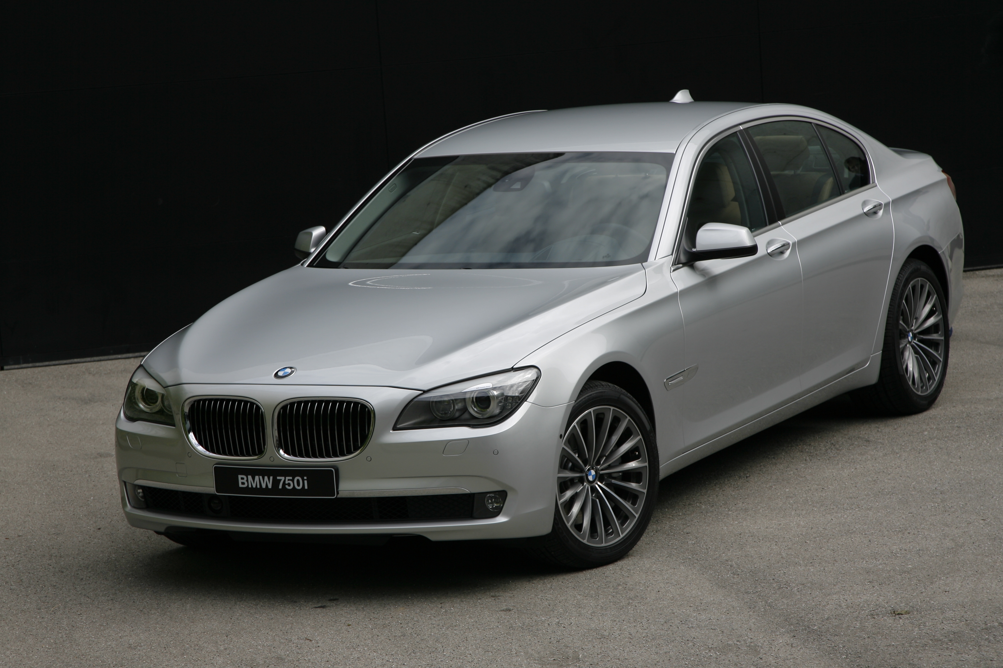 Бмв 7 ф01. BMW 750i f01. БМВ 750i 2015. BMW 7 f01. БМВ 7 750i.