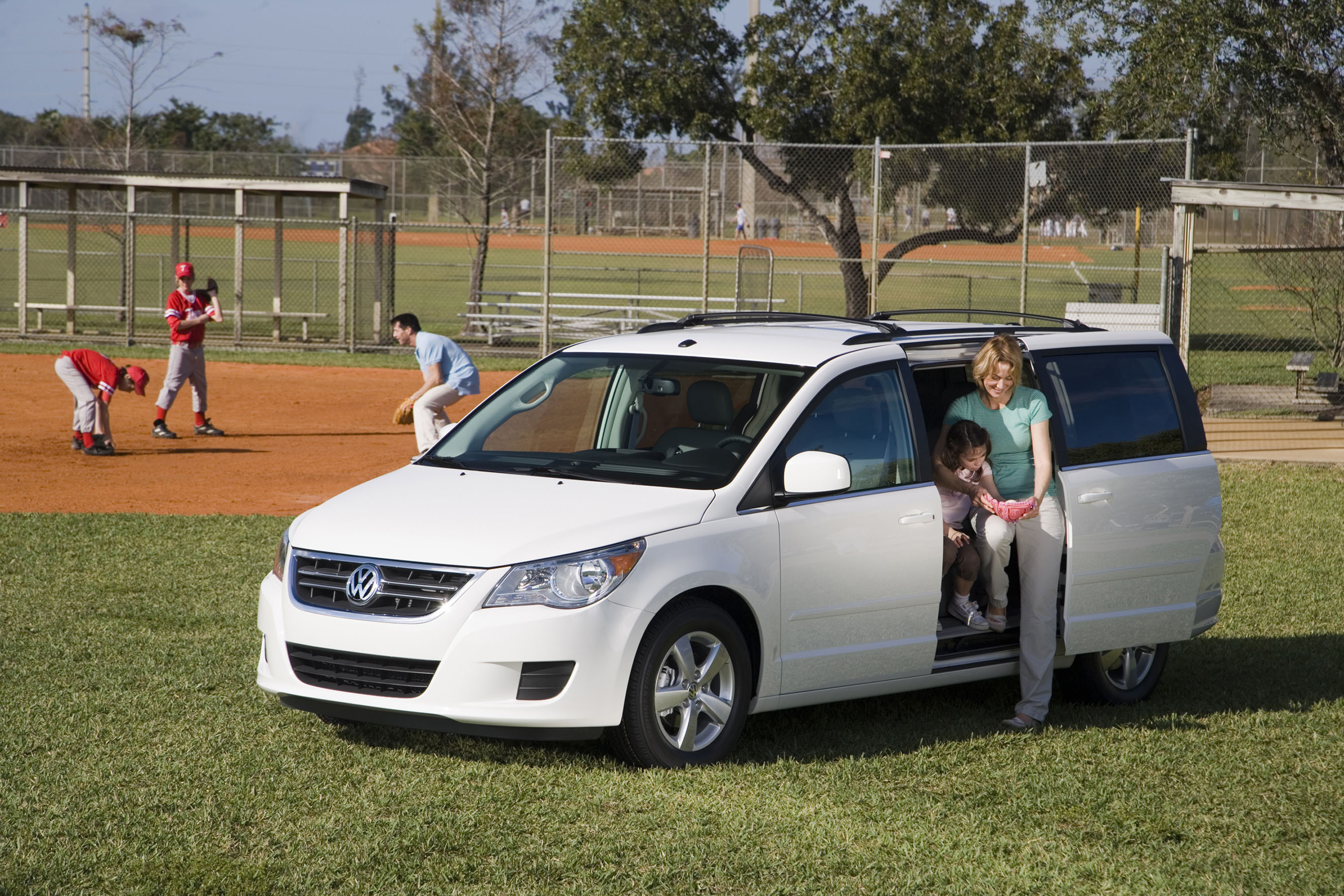 volkswagen routan van