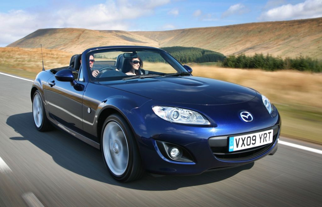 Activar Peladura Año nuevo 2009 Mazda MX-5 Hits Showrooms for Spring