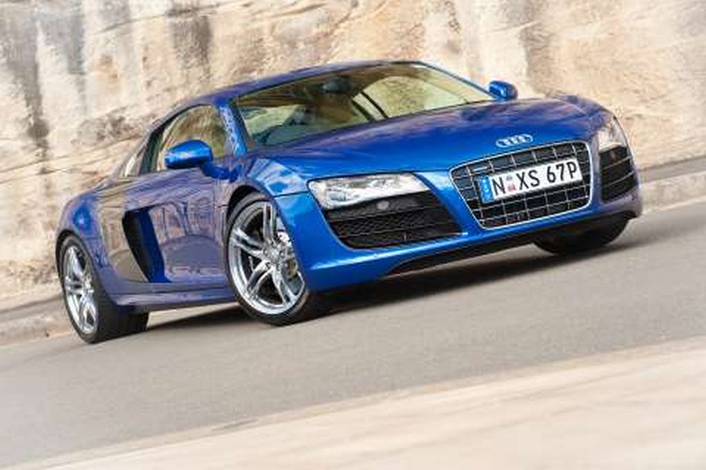 The Unbeatable Power Of The 2009 Audi R8 5 2 FSI Quattro