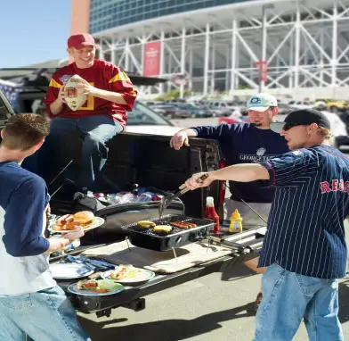 Top 5 Tailgate Tips: Protecting Your Passengers and Car This Fall