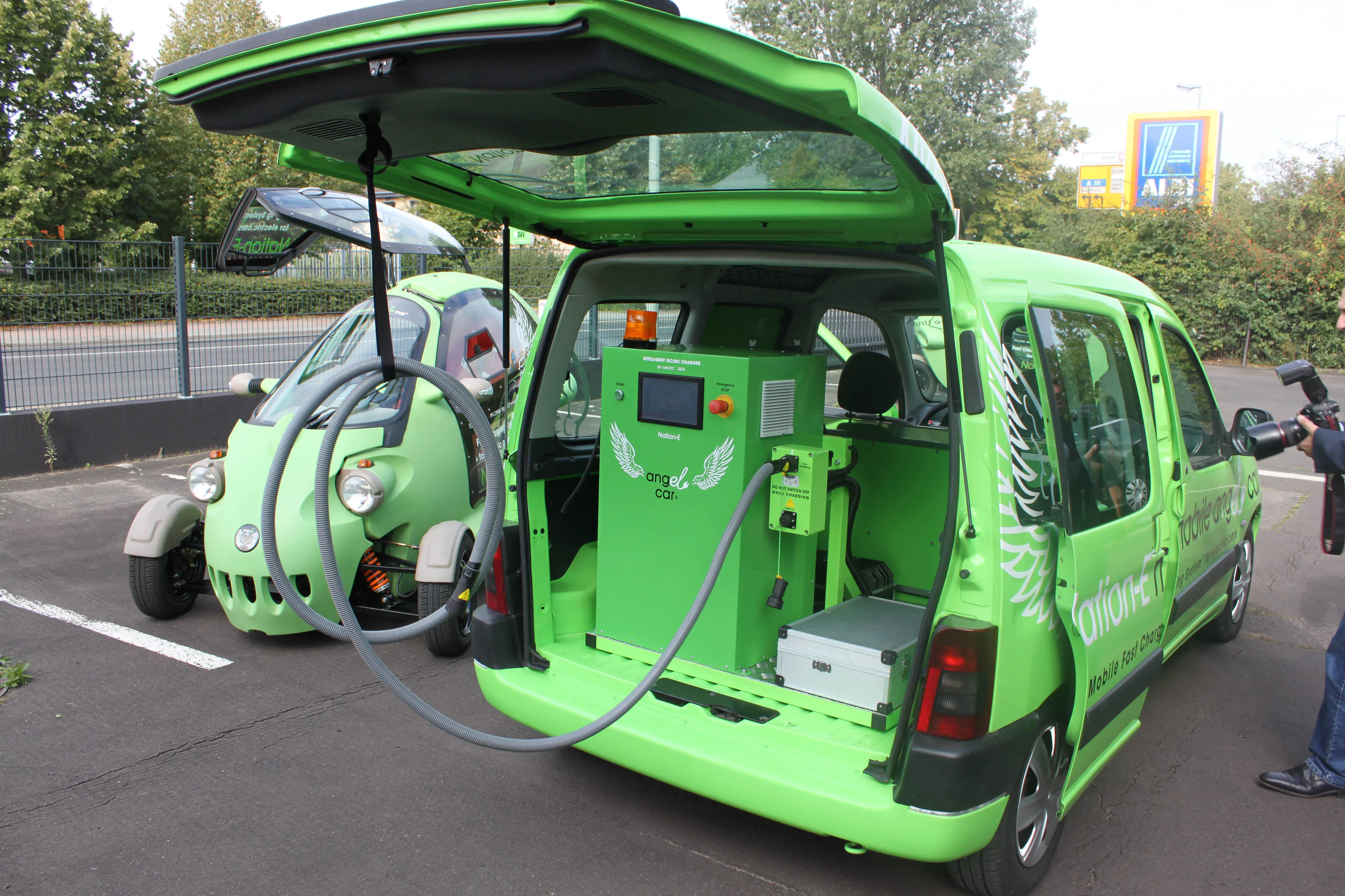 NationE Lauches the First Mobile Charging Station for Electric Cars