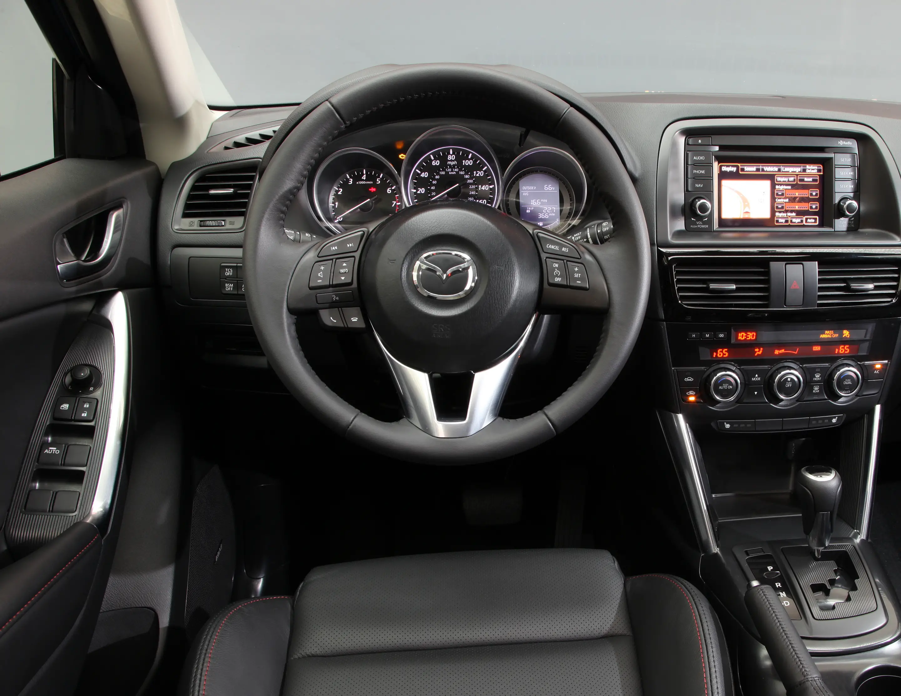 Мазда сх 5 своими руками. Mazda cx5 Interior. Mazda CX-5 2013. Mazda CX 5 салон. Мазда СХ-5 интерьер салона.
