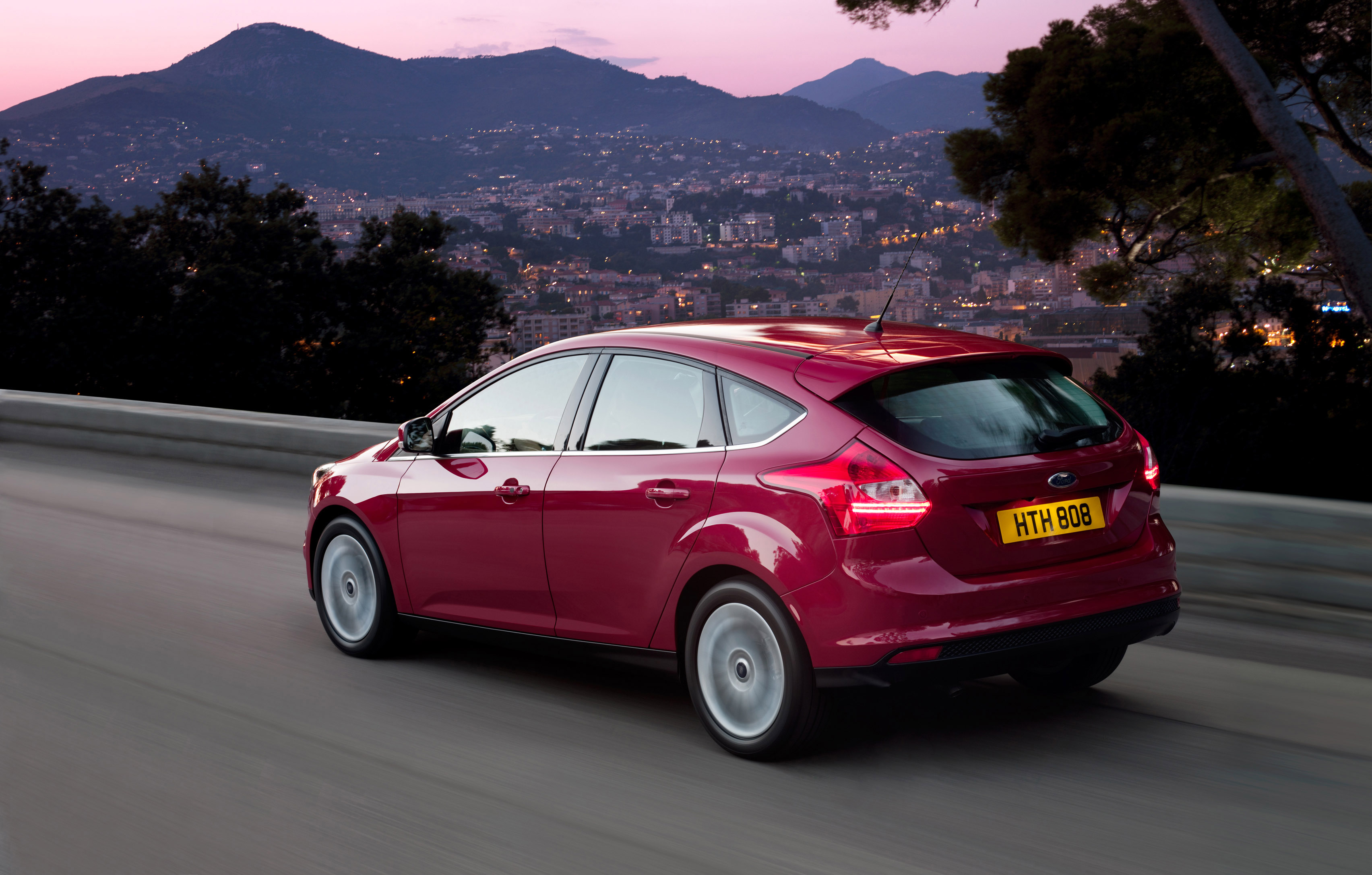 2012 Ford Focus 5 Door Hatchback Titanium Edition Review By