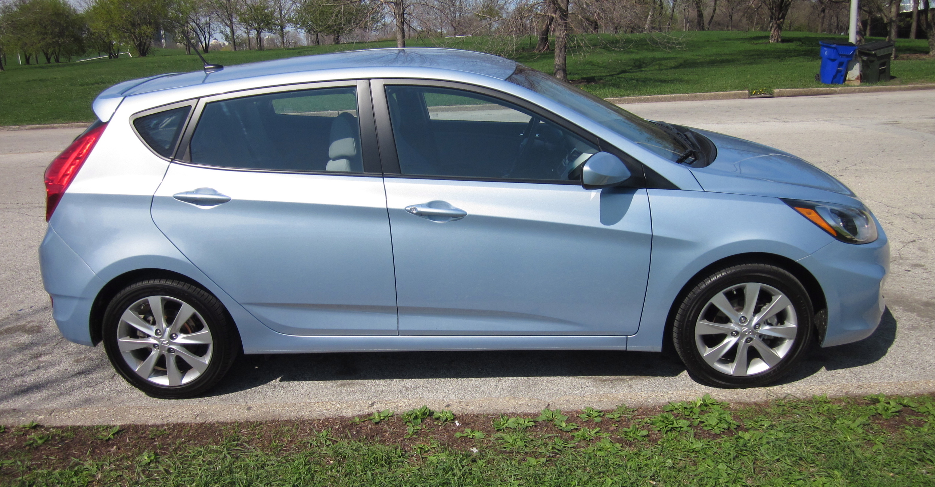 He Said - 2012 Hyundai Accent Drive and Review By Larry Nutson