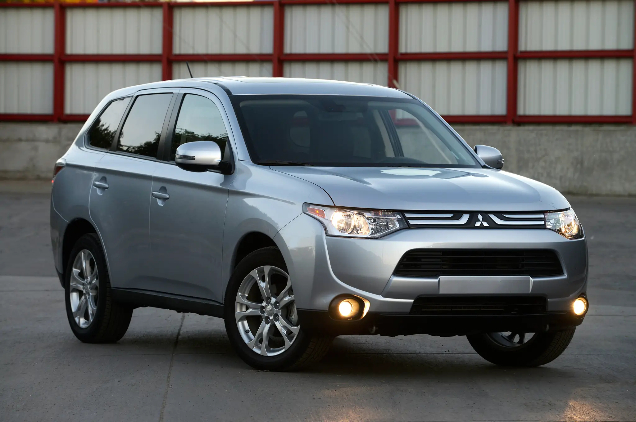 2014 Mitsubishi Outlander GT S-AWD Review By John Heilig