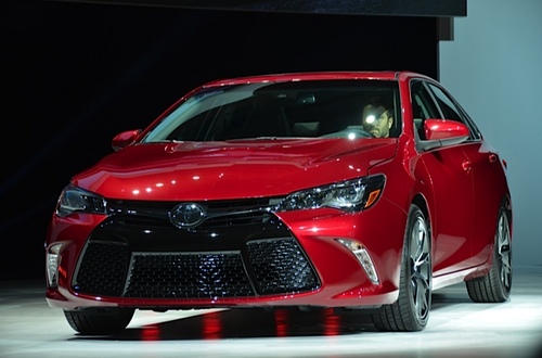 2015 Toyota Camry (select to view enlarged photo)