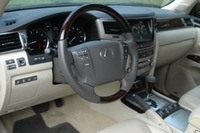 LX 570 Dash (select to view enlarged photo)