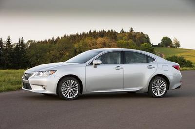 lexus es (select to view enlarged photo)