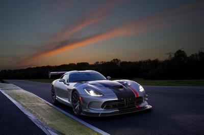 dodge viper acr (select to view enlarged photo)