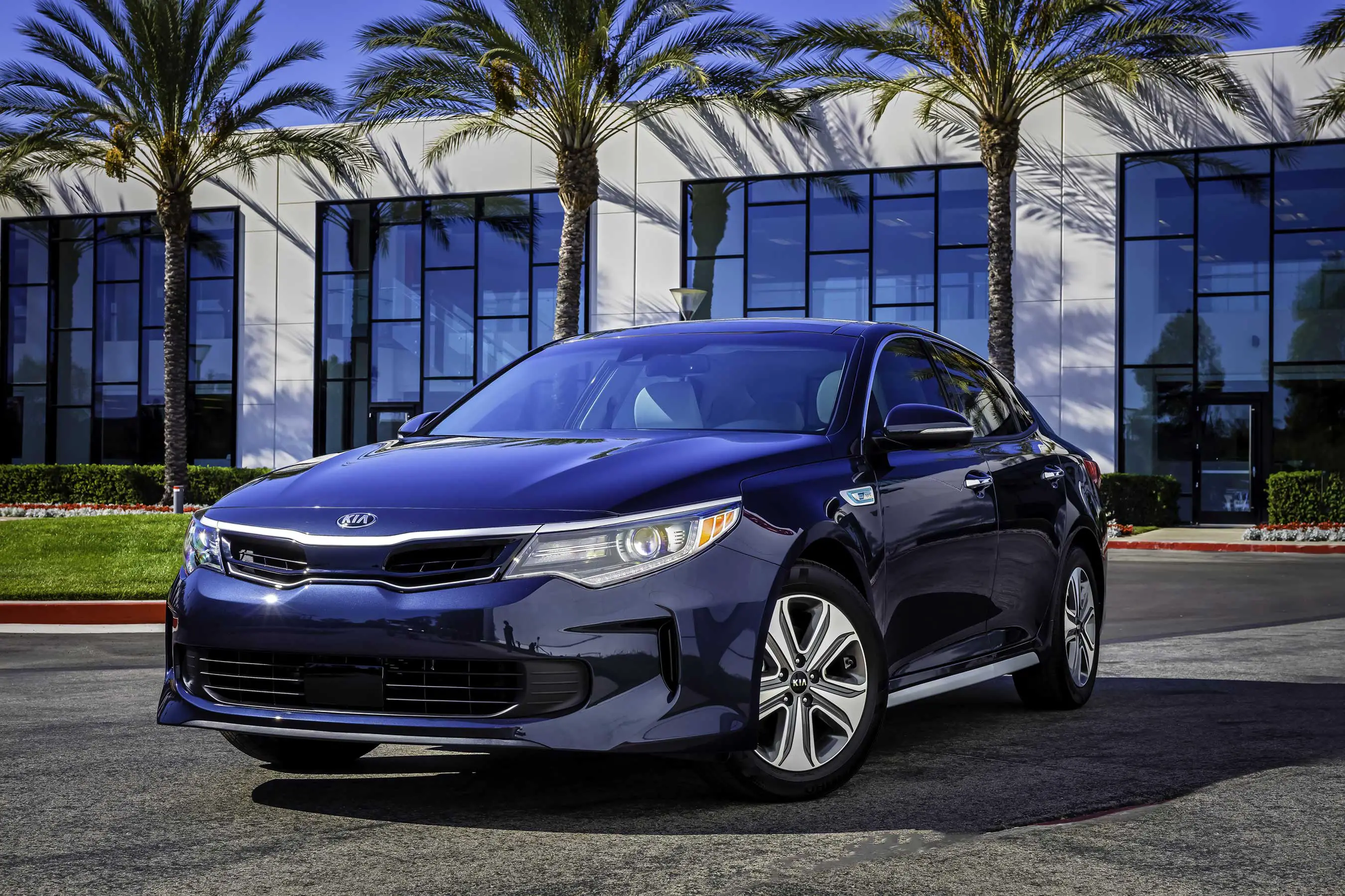 All New 2017 Kia Optima Plug In Hybrid Makes Global Debut At Chicago