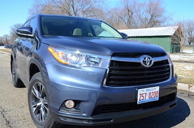 2016-toyota-highlander- (select to view enlarged photo)