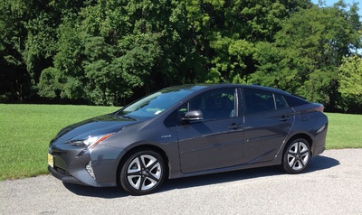 2016 Toyota Prius Four (select to view enlarged photo)