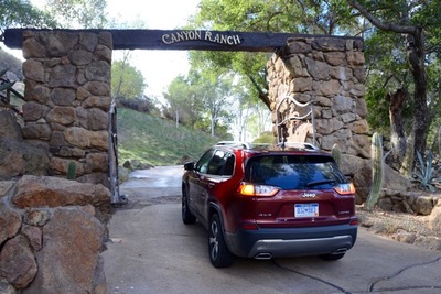 2019 Jeep Cherokee  (select to view enlarged photo)