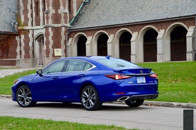 2019 Lexus ES (select to view enlarged photo)