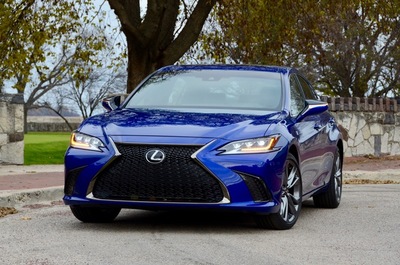 2019 Lexus ES (select to view enlarged photo)