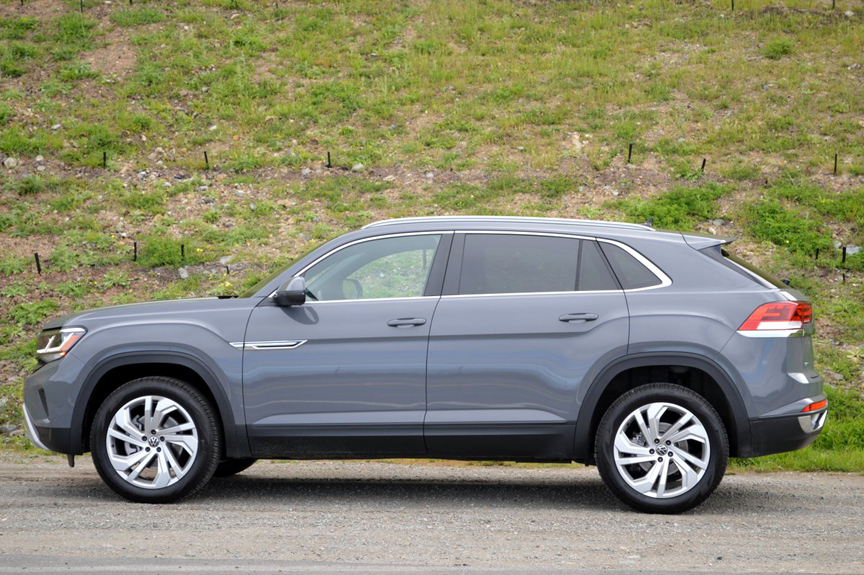 2020 Volkswagen Atlas Cross Sport 2.0T SEL Review by David ...