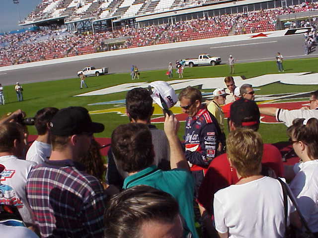 Bud Shootout - Dale Jarret and Fans