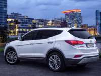 Hyundai Santa Fe Named Best Large Crossover By Hispanic Motor Press