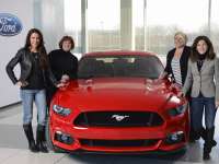 Ford Mustang Beats Ford Focus RS To Win Title Of Women's Performance Car Of The Year 2016