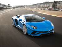 Global Dynamic Launch of Lamborghini Aventador S +VIDEO