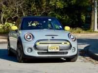 2020 MINI Cooper SE Hardtop Electric Review By Larry Nutson