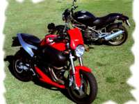 Buell X1 Lightning vs Ducati Monster 900 (2000)