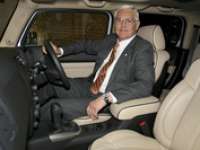 HUMMER H3 Right-Hand-Drive Unveiled HUMMER H3 Right-Hand-Drive Unveiled